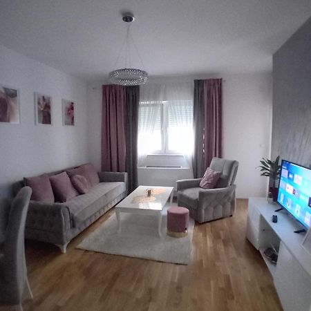 Skyline Apartment Bijeljina Exteriér fotografie